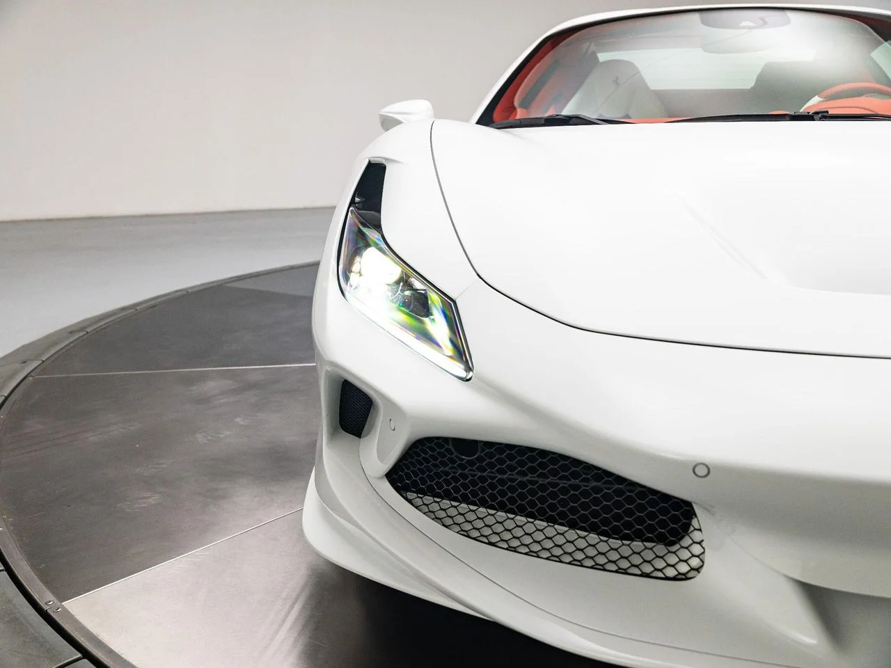 Used 2022 Bianco Cervino - Extra Campionario Ferrari Spider image 20
