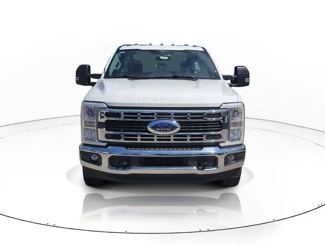New 2025 Oxford White Ford XL image 2