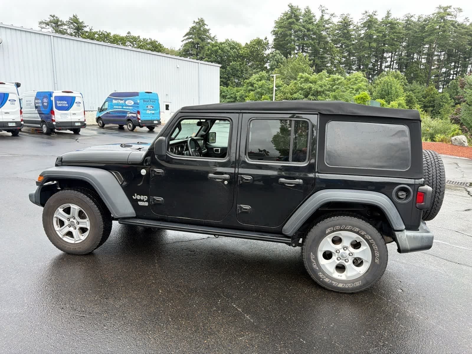 Used 2019 Black Clearcoat Jeep Sport S image 8