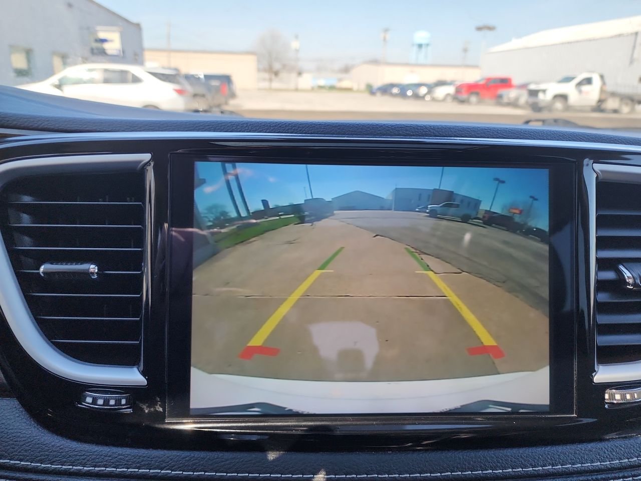 Used 2023  Chrysler Limited image 16