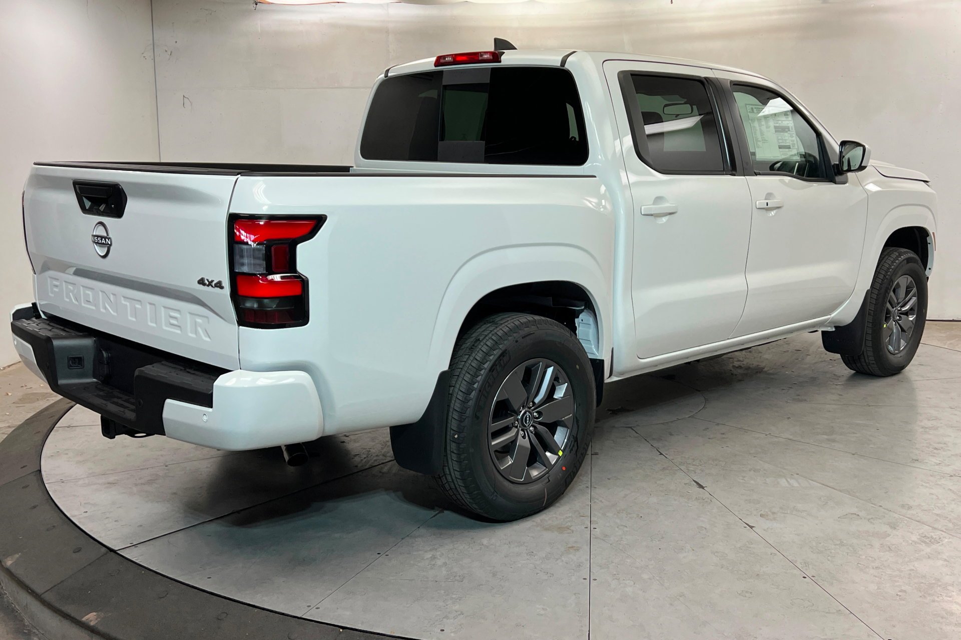 New 2026 Glacier White Nissan Crew Cab SV image 6
