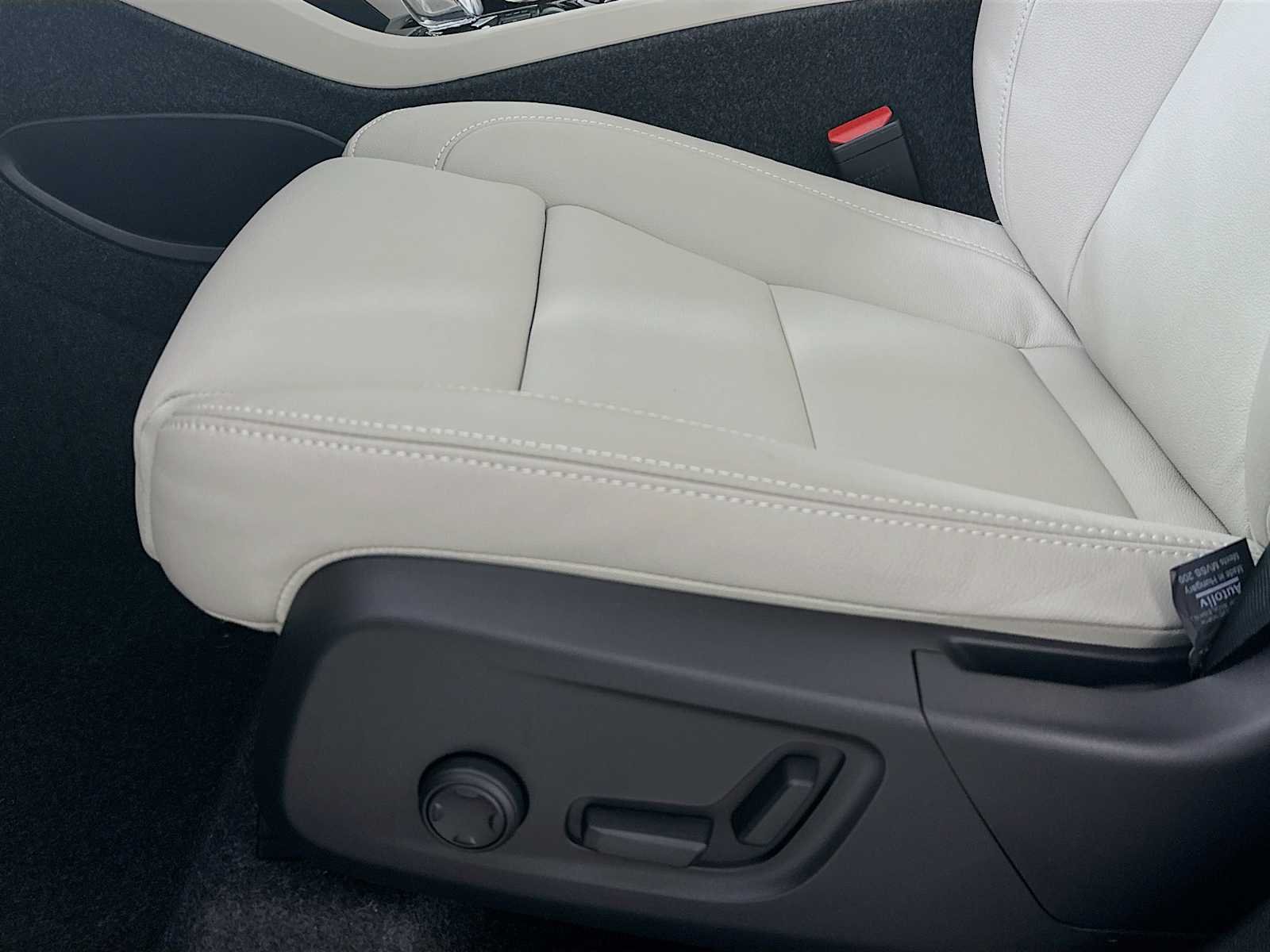 New 2026 Vapour Grey Volvo Ultra image 17