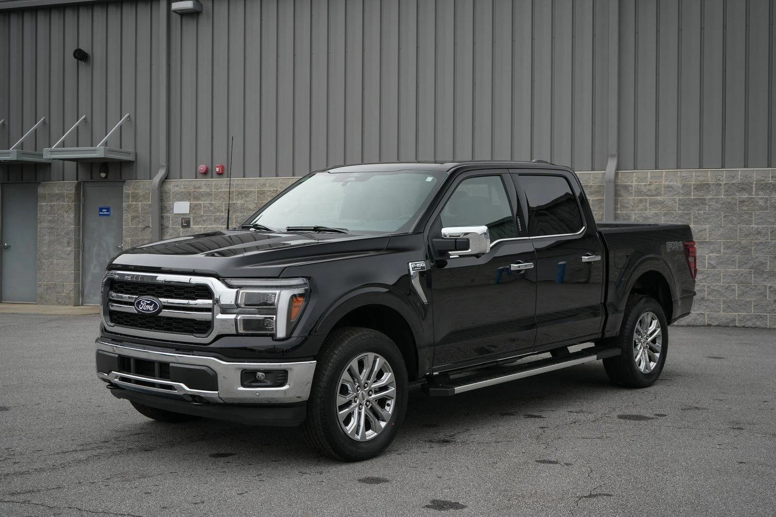 New 2026 Agate Black Metallic Ford Lariat® image 3