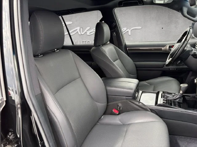 Used 2021 Black Lexus 460 image 24