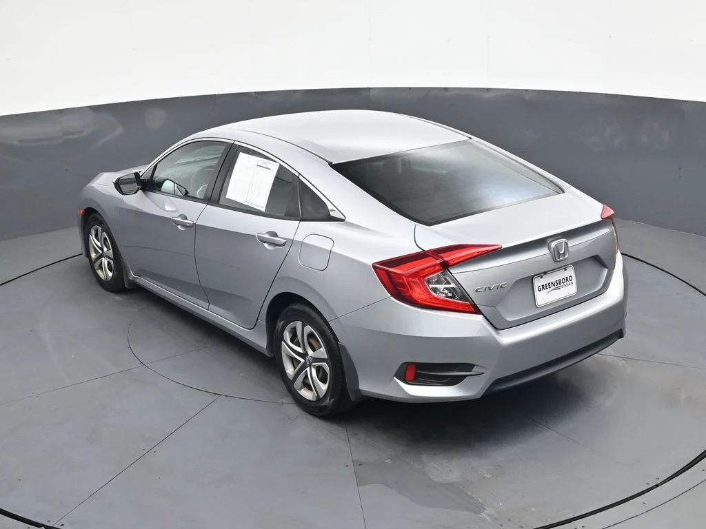 Used 2018  Honda LX image 17