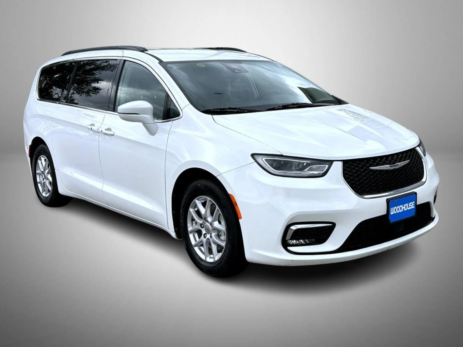 Used 2022 White Chrysler Touring L image 3