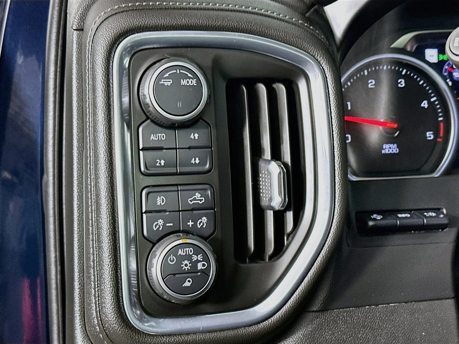Used 2021 Northsky Blue Metallic Chevrolet LTZ image 10
