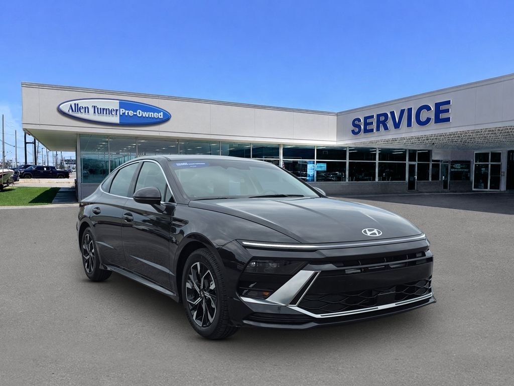 2025 Hyundai Sonata SEL - Photo 2