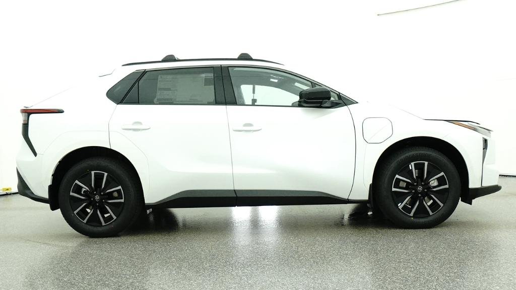 New 2026 WINDCHILL PEARL Toyota XLE image 64