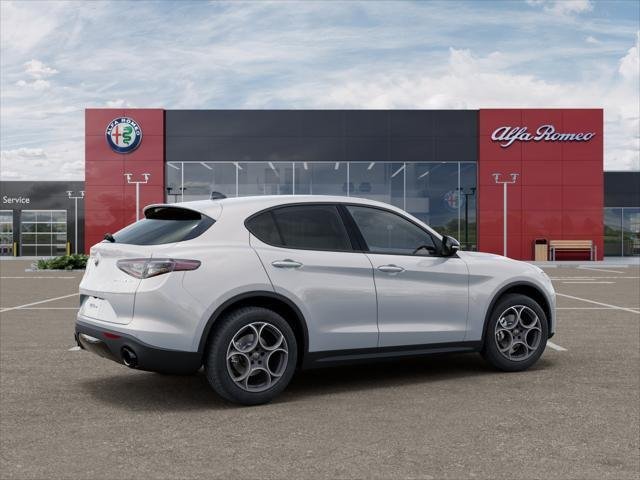 New 2025 Moonlight Gray Metallic Exterior Paint Alfa Romeo  image 55