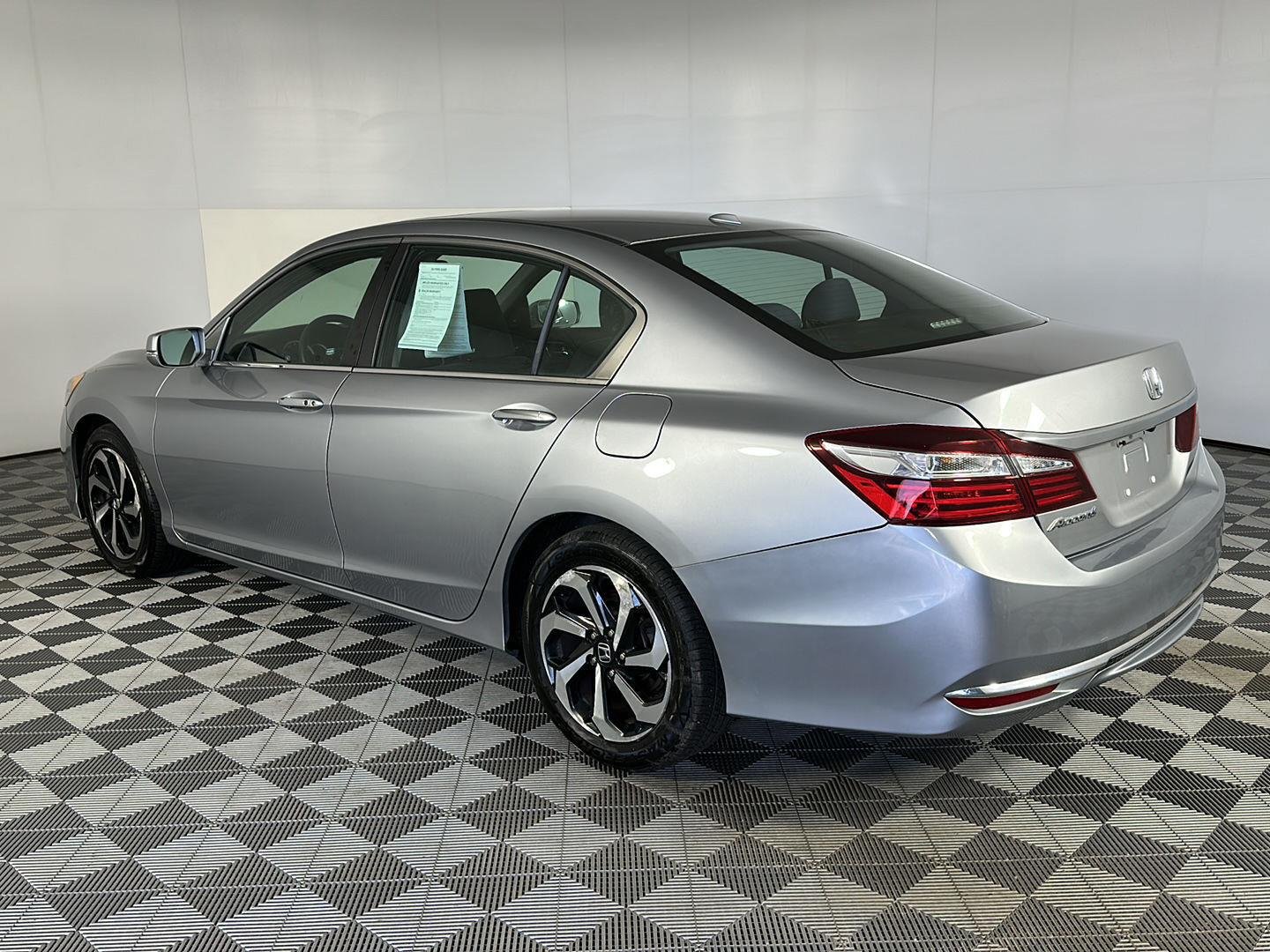 Used 2017 Lunar Silver Metallic Honda EX image 21