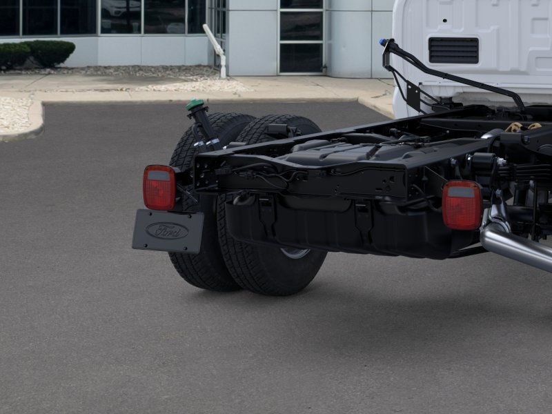 New 2025 Oxford White Ford F-350® XL image 60