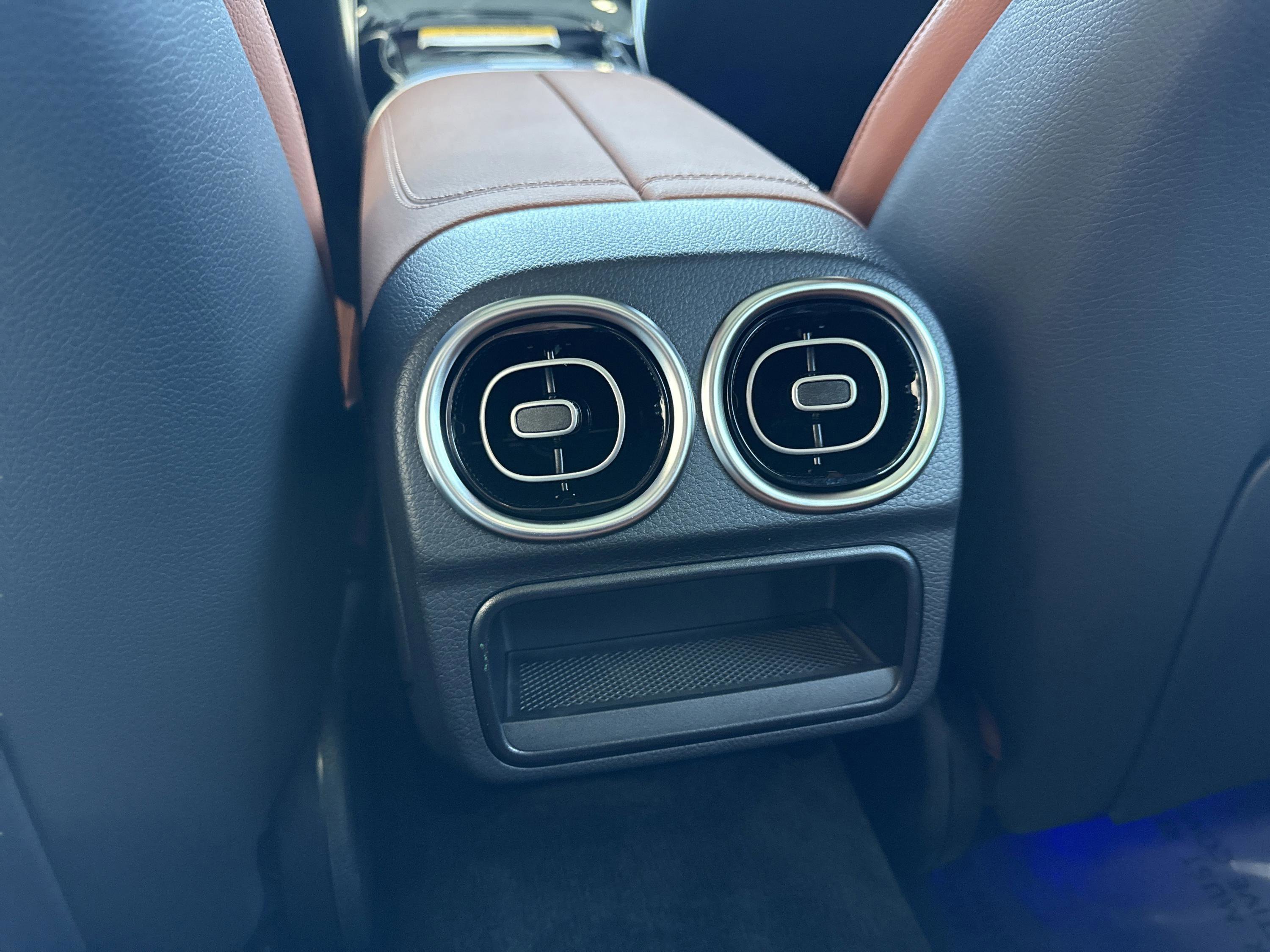 New 2026 Polar White Mercedes-Benz C 300 image 24