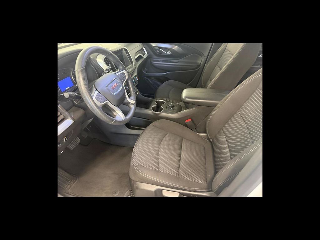 Used 2022 White GMC SLE image 11