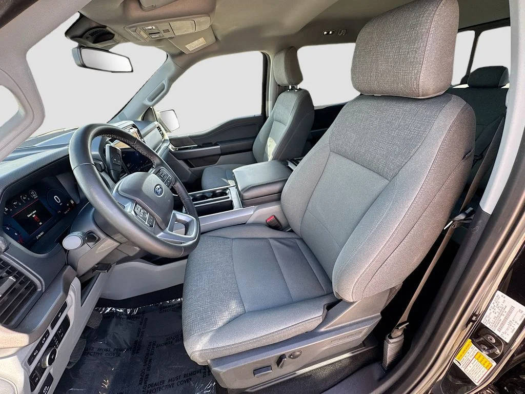 Used 2024 Agate Black Metallic Ford XLT image 18