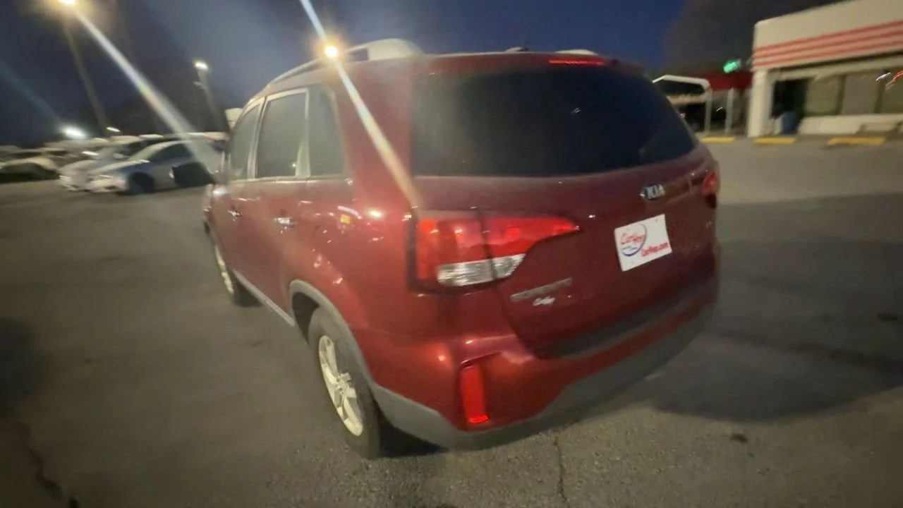 Used 2014 Red Kia LX image 4
