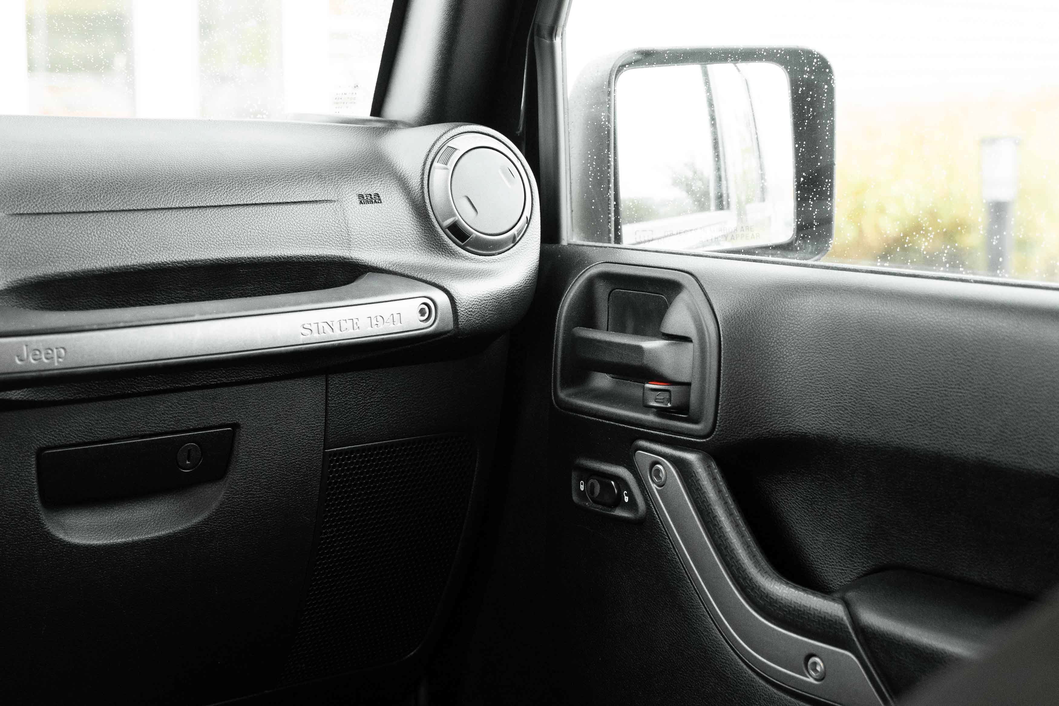 Used 2017 Black Clearcoat Jeep Sport image 15