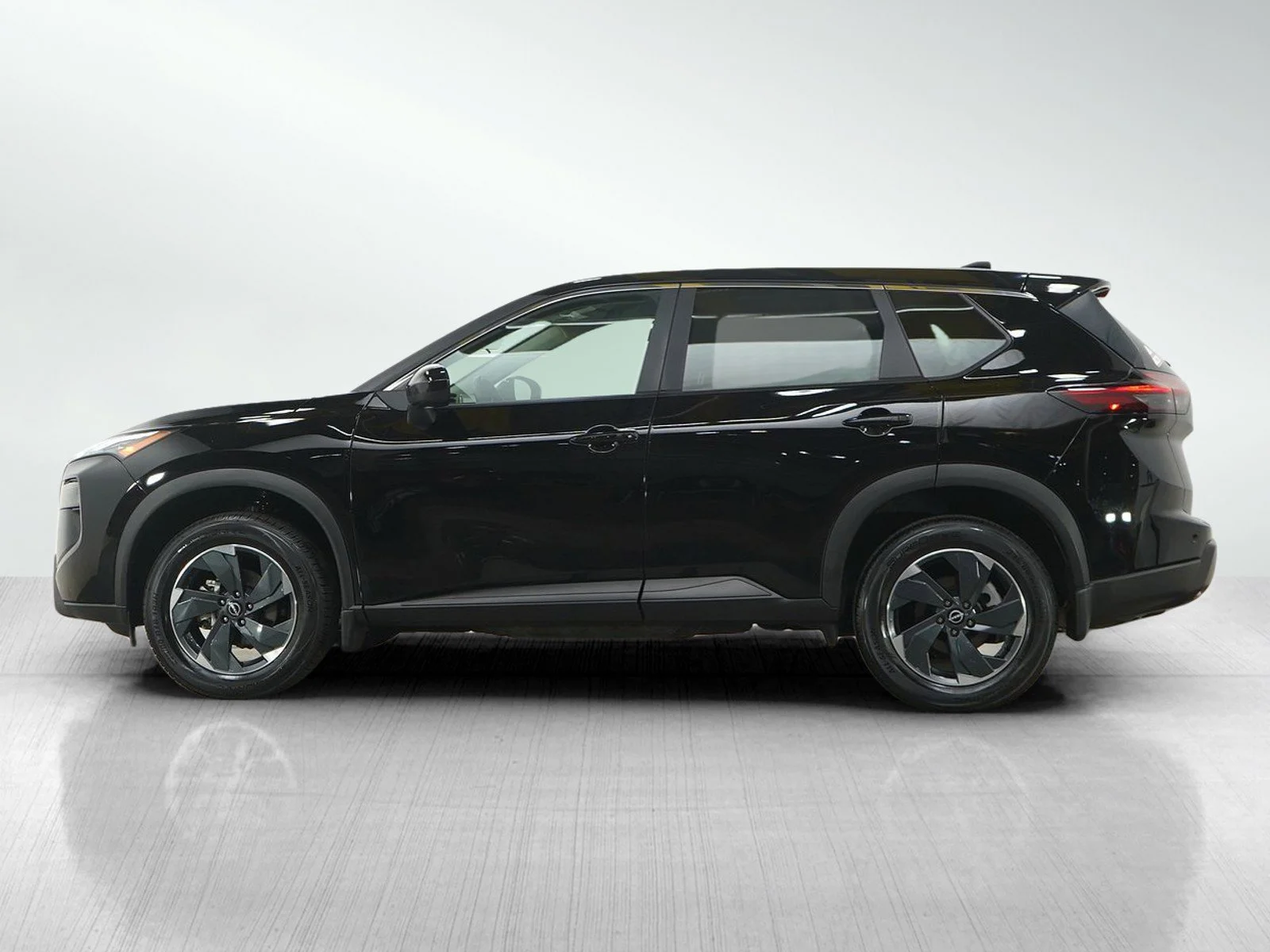 Used 2024 Nissan Rogue SV with VIN 5N1BT3BB2RC745517 for sale in Minneapolis, Minnesota