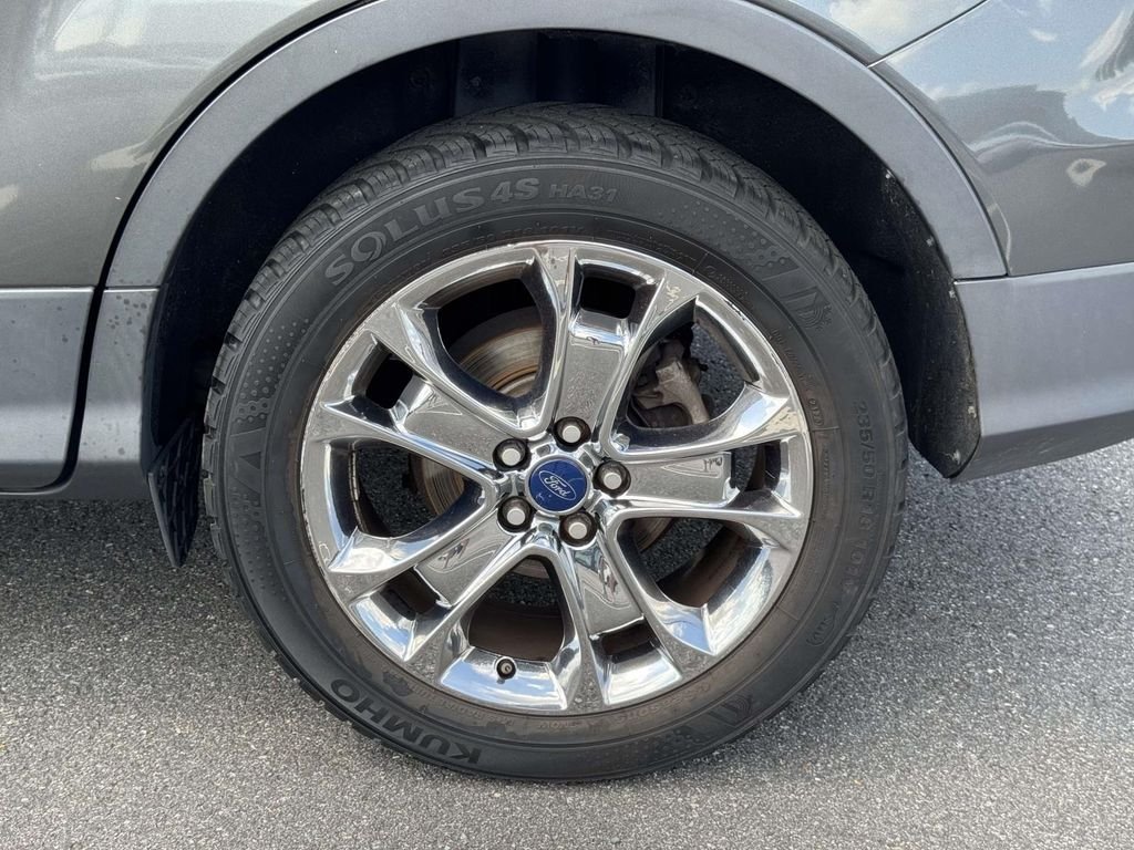 Used 2015 Gray Ford SE image 12