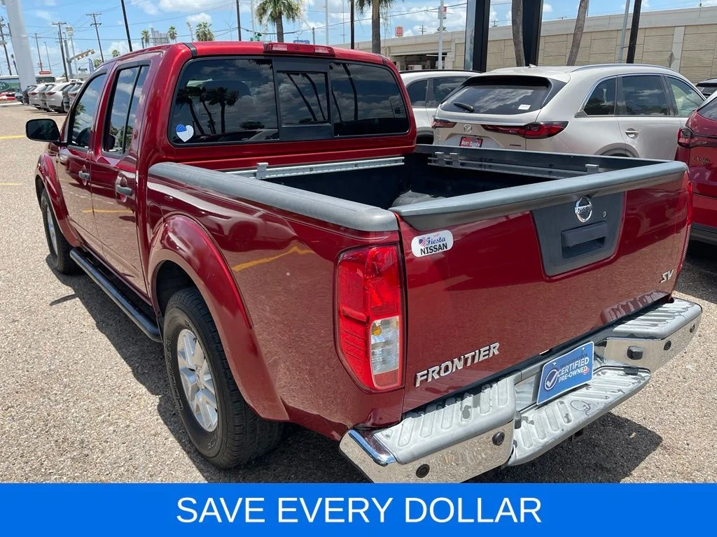 Used 2015 Red Nissan SV image 4