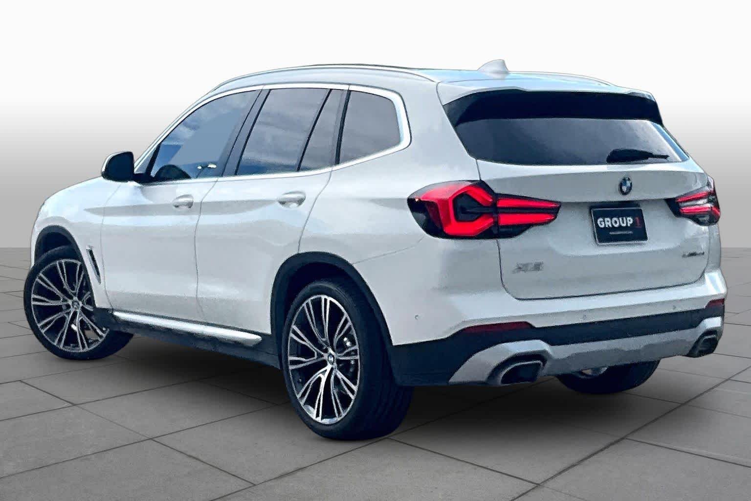 Used 2023 Alpine White BMW sDrive30i image 11