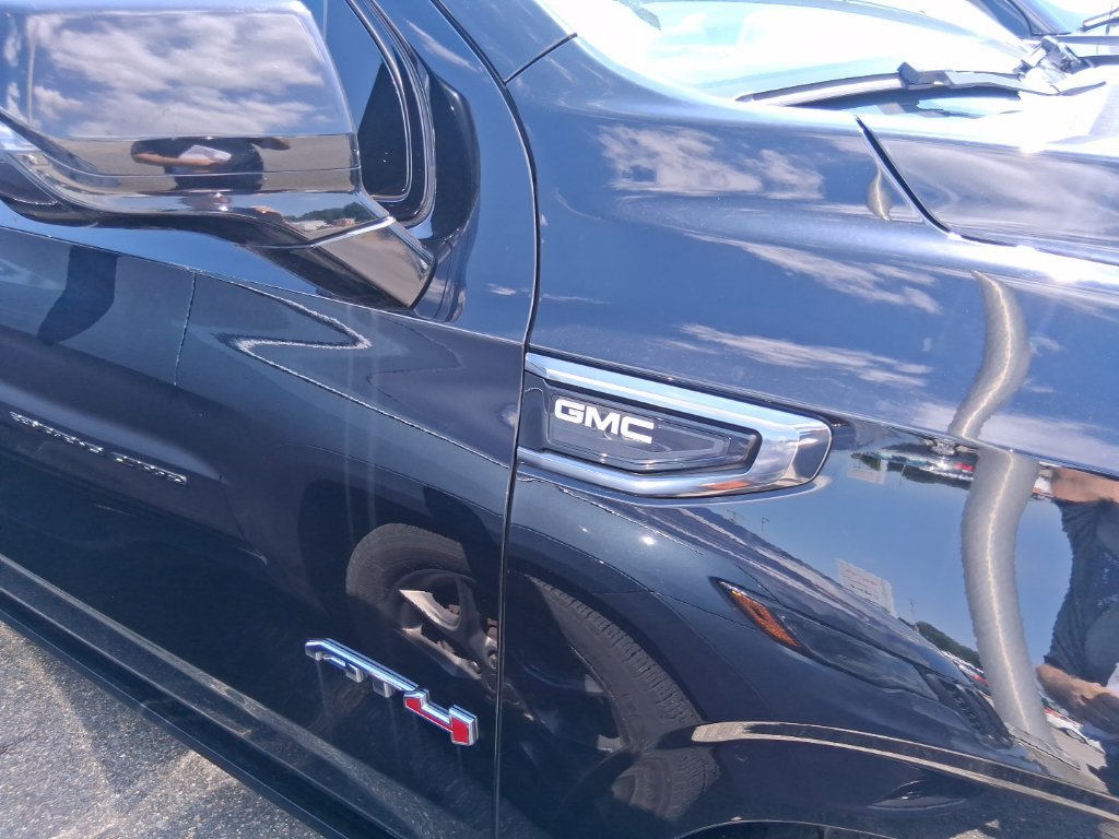 Used 2022 Black GMC AT4 image 11