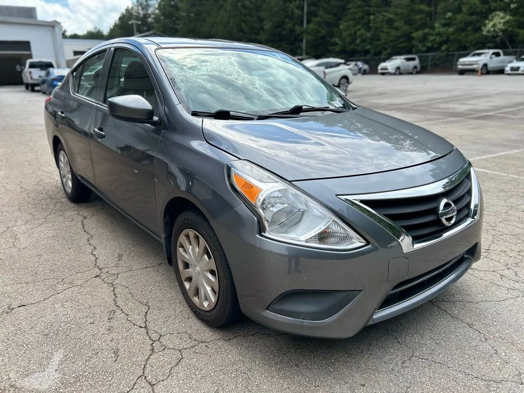 2019 Nissan Versa 1.6 S Plus CVT's photo