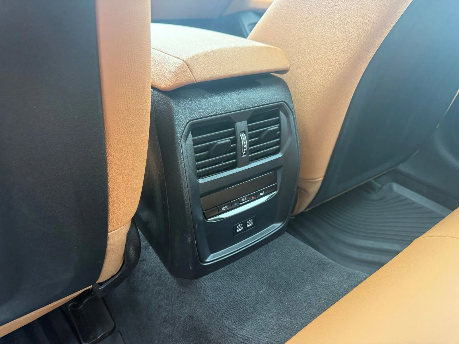 Used 2025 Gray BMW xDrive40 image 31