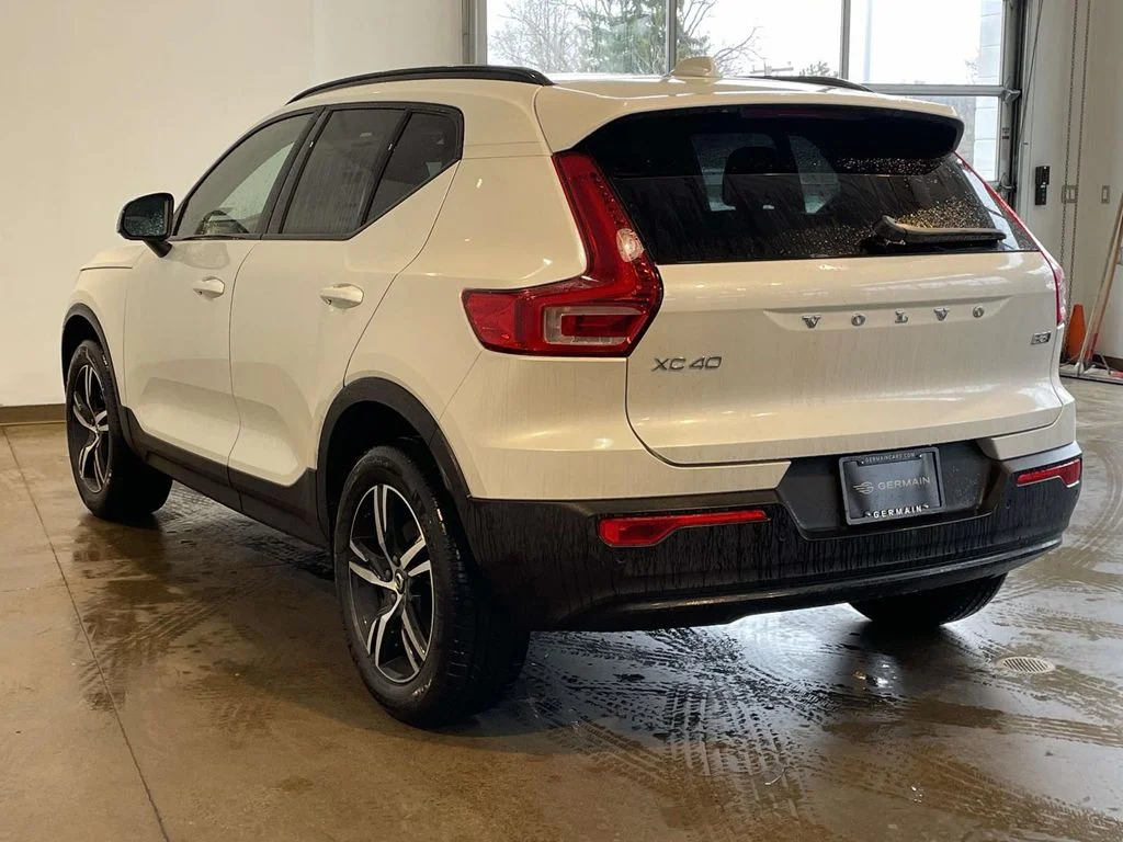 2026 Volvo XC40 Core - Photo 6