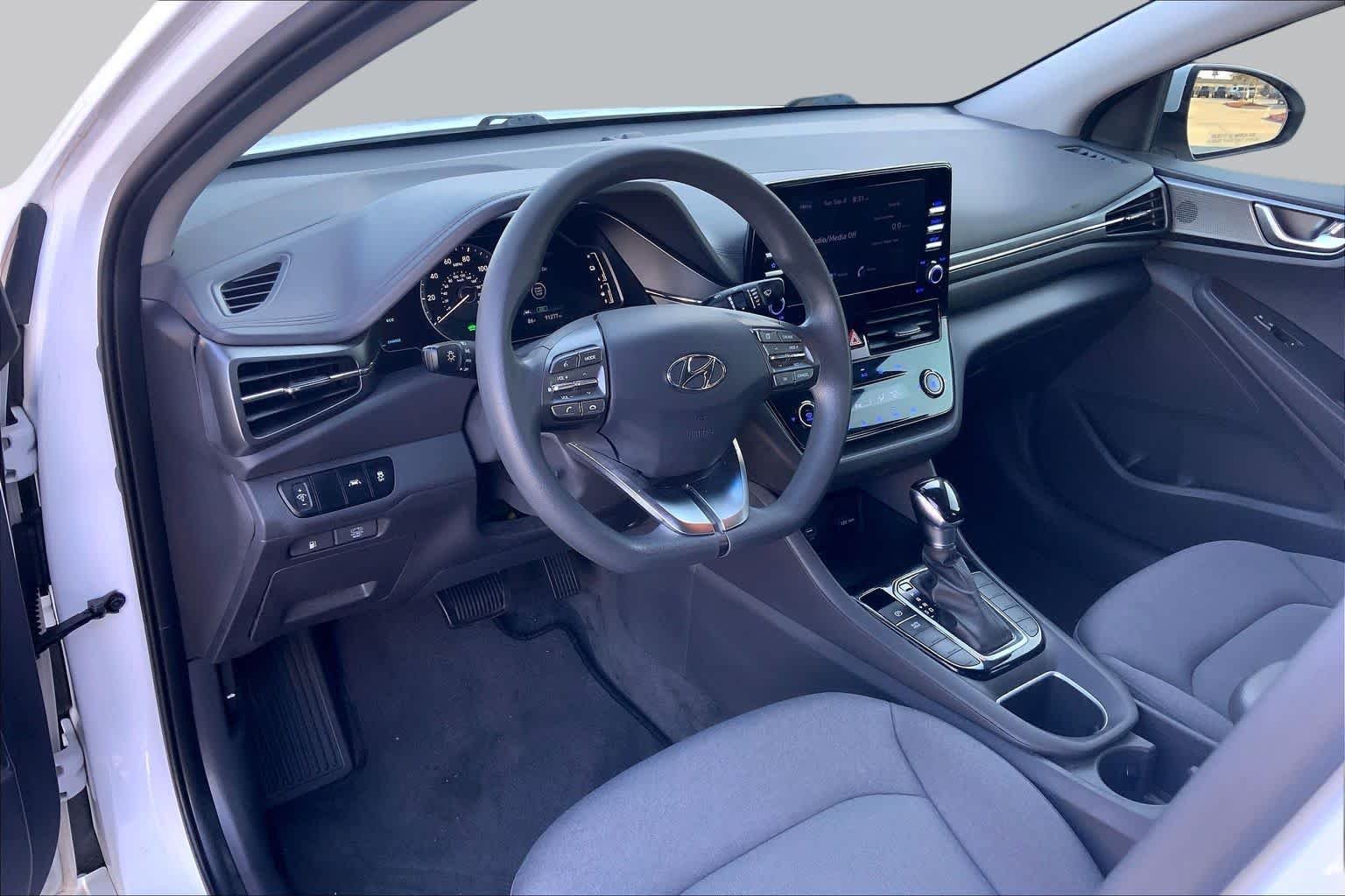 Used 2021 Ceramic White Hyundai Blue image 18