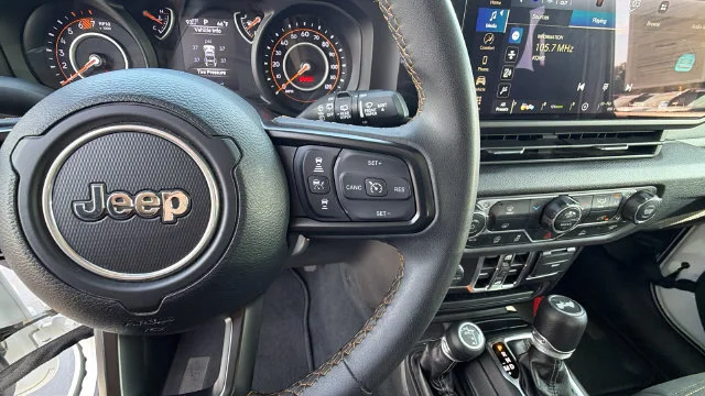 Used 2024 Bright White Clearcoat Jeep Sport S image 28