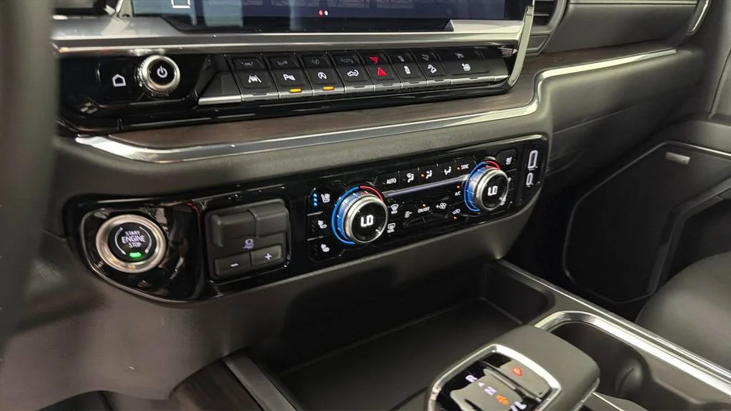 Certified Used 2024 Onyx Black GMC SLT image 24