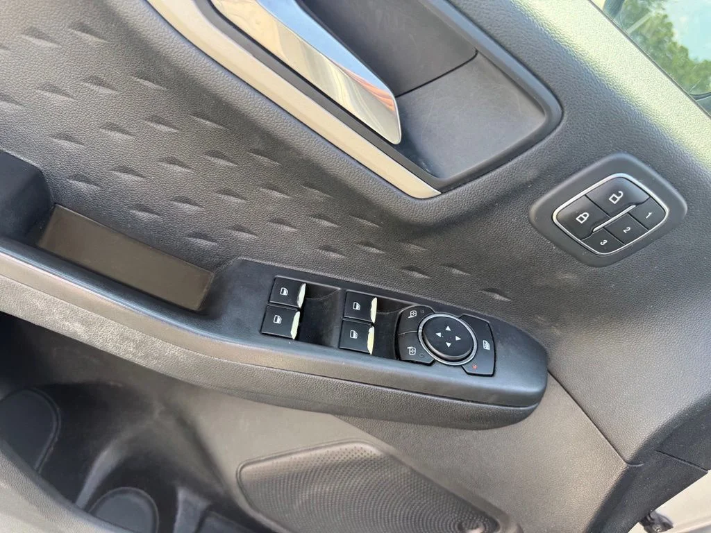 Used 2020 Silver Ford SEL image 6