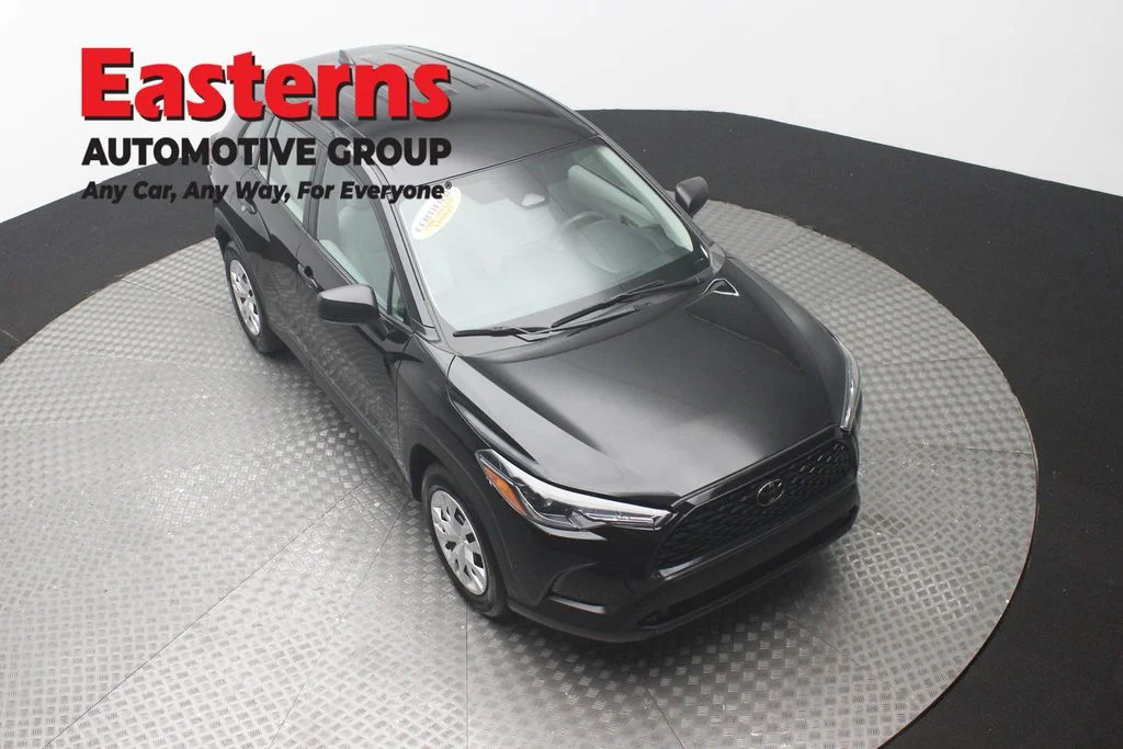 Used 2024 Black Toyota L image 3