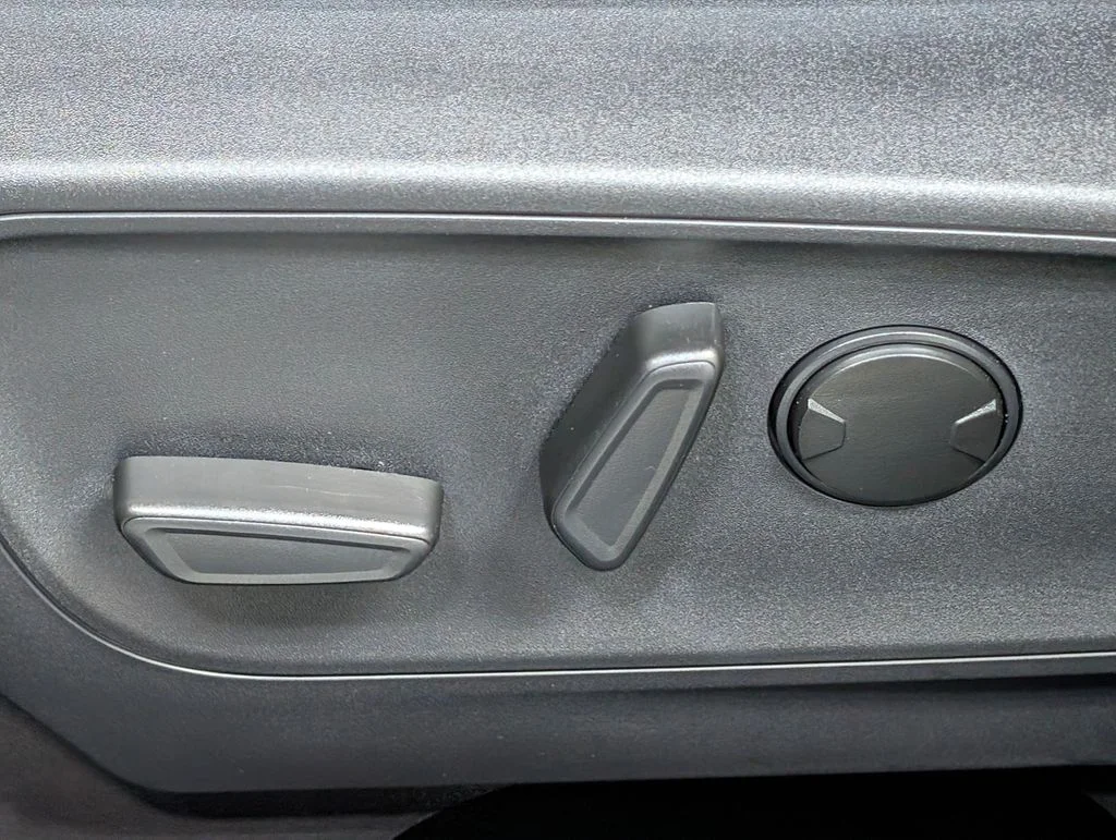 New 2026 Velocity Blue Metallic Ford Outer Banks® image 12