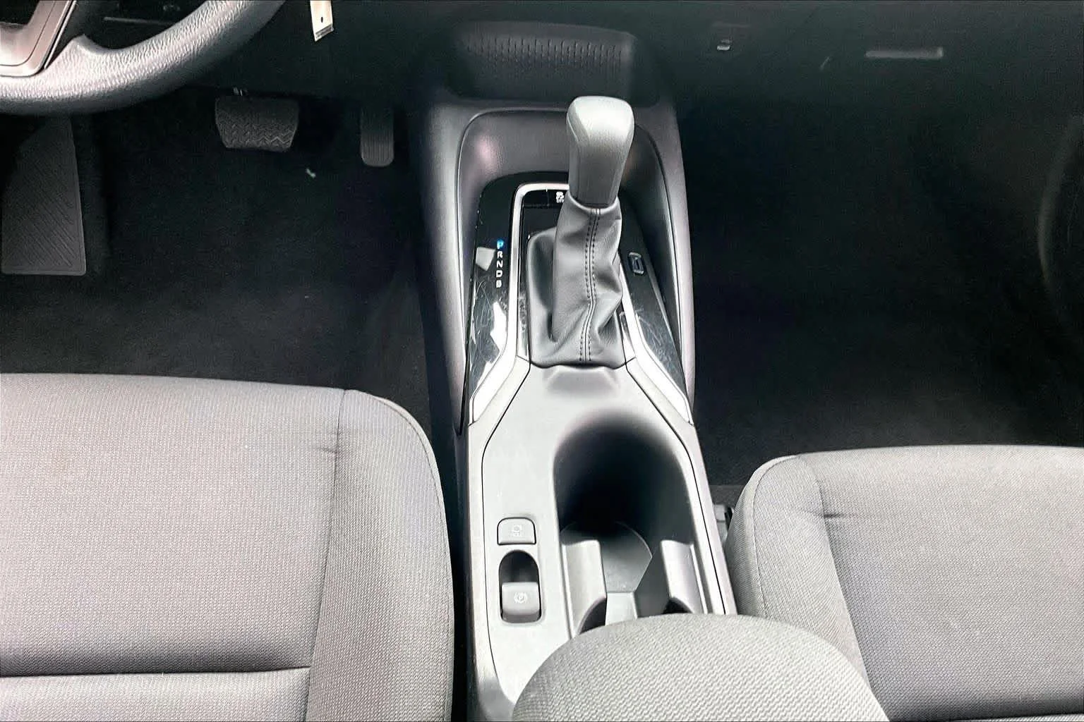Used 2026 Ice Cap Toyota LE image 30