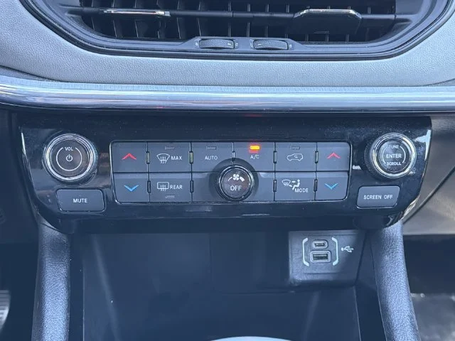 Used 2024 Gray Jeep Limited image 20