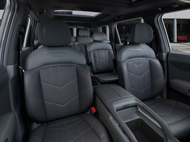 New 2027 Glacial White Pearl Kia X-LINE SX image 15