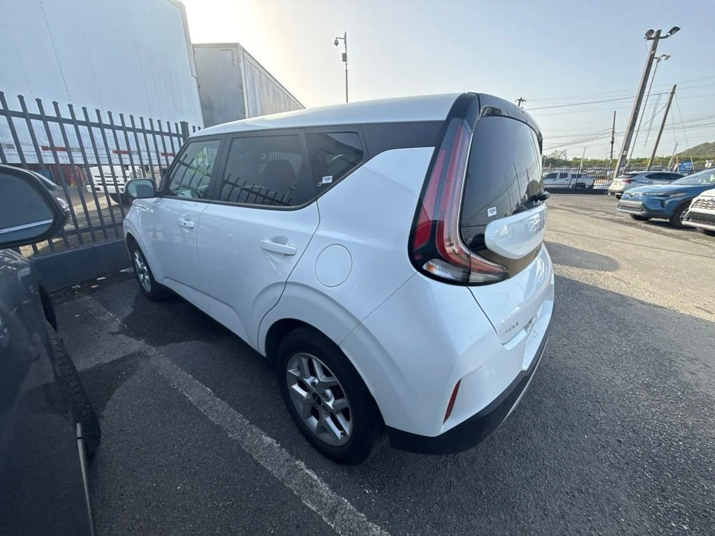 Used 2025 White Kia S image 6