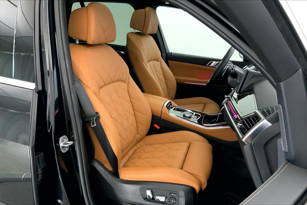 Used 2026 Black Sapphire Metallic BMW  image 7