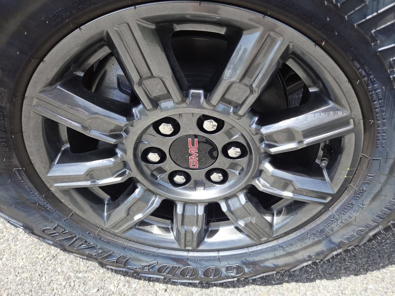 2026 GMC Sierra 1500 AT4X - Photo 19