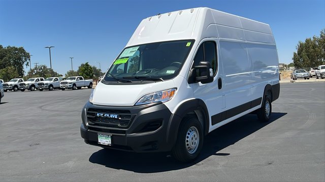 New 2026 Bright White Clearcoat RAM Tradesman image 7