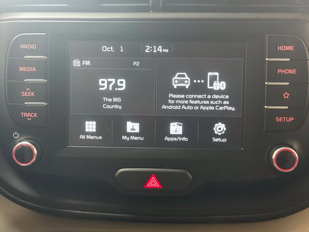 Used 2020 Sparkling Silver Kia LX image 15