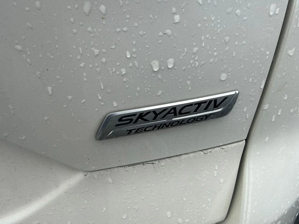 Used 2019 White Mazda Touring image 17