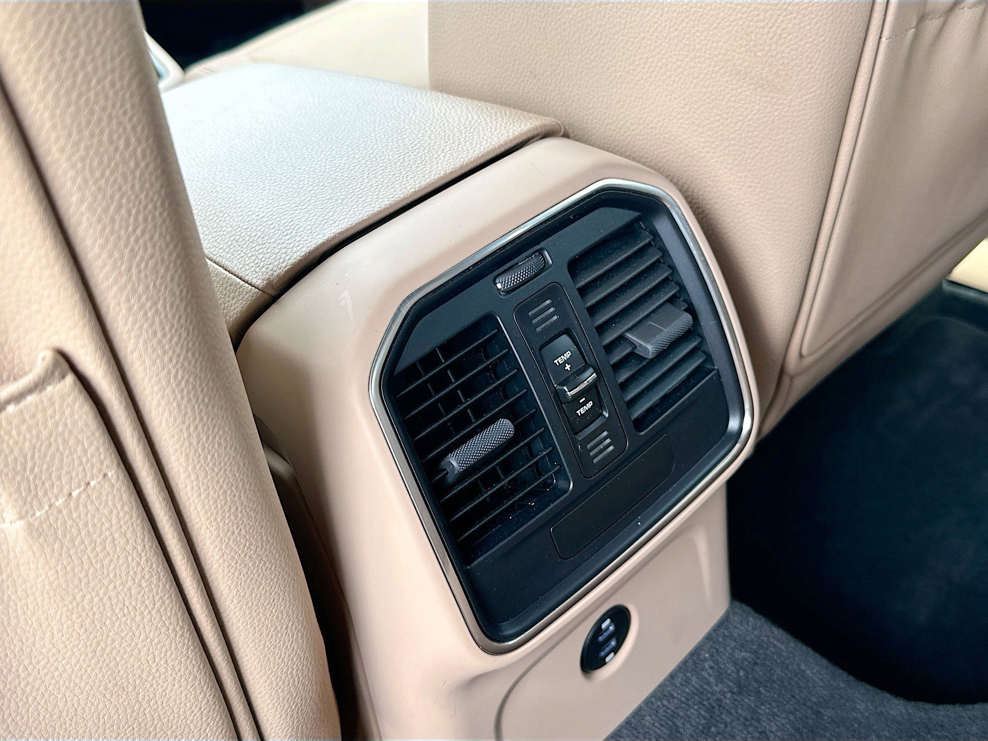 2024 Porsche Macan S - Photo 23