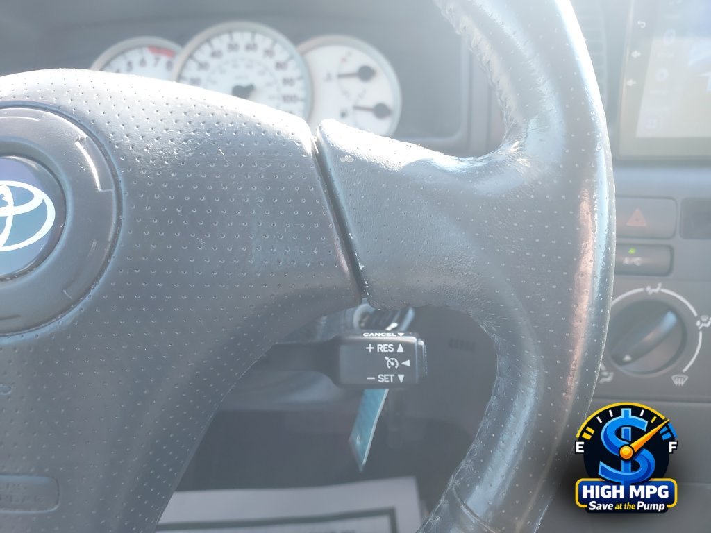 Used 2005 Red Toyota S image 17