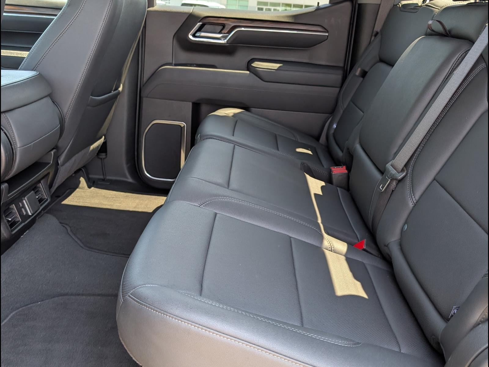 2025 GMC Sierra 1500 SLT - Photo 11
