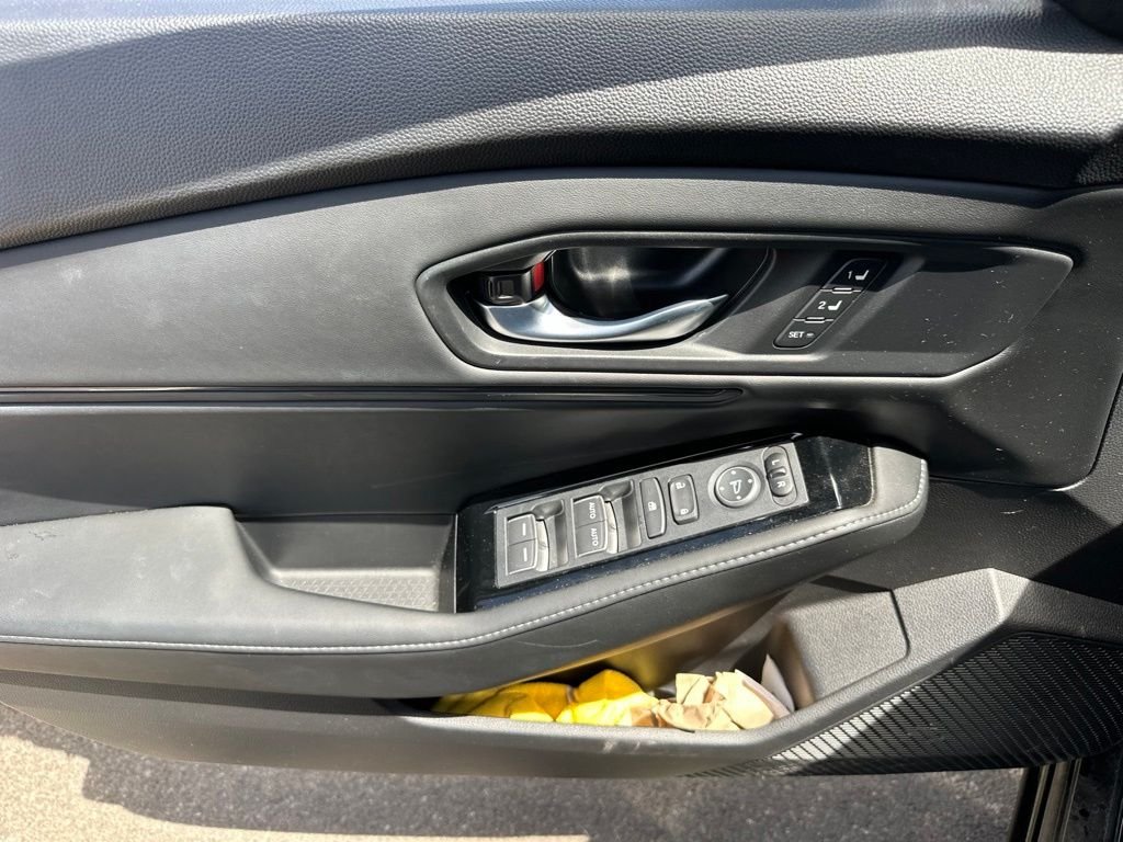 Used 2024  Honda Touring image 19