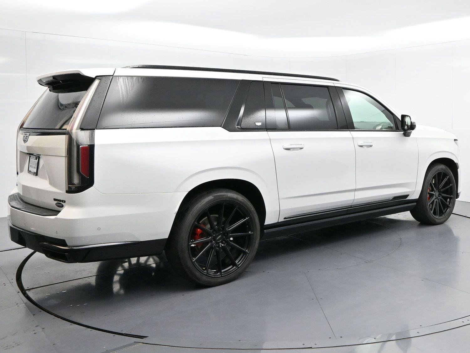 Used 2021 Crystal White Tricoat Cadillac Sport Platinum image 7