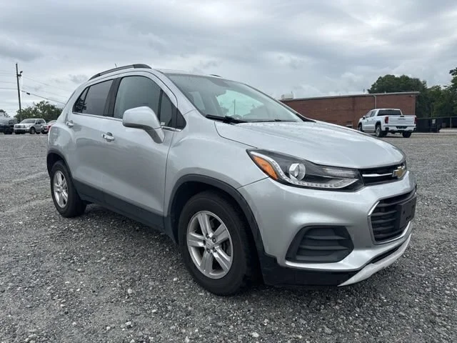Used 2018 SILVER ICE METALLIC Chevrolet LT image 4